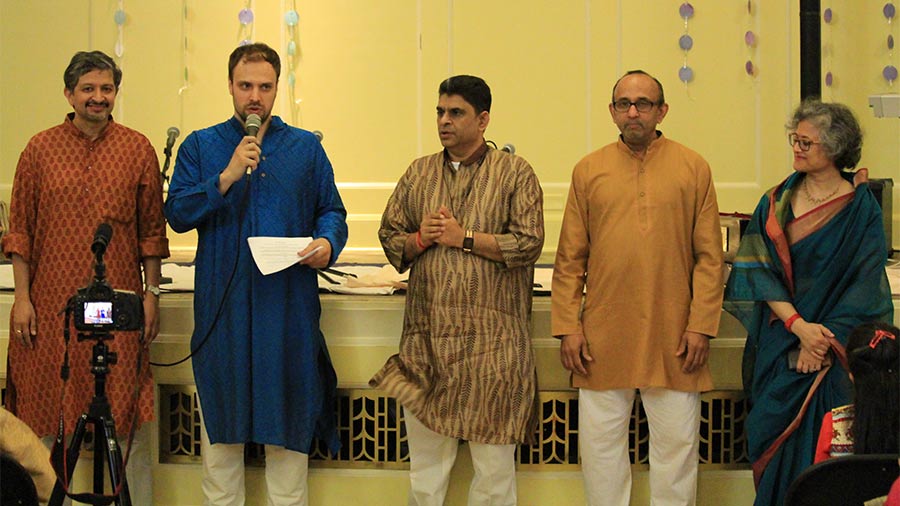 The board members of Suromurchhana, including V.S. Mani (extreme left) and Shampa Chanda (extreme right)