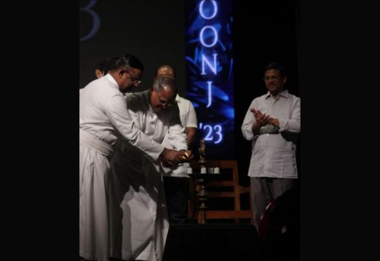 Dignitaries lighting the lamp at Goonj’23