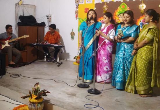 Students of various classes, danced to the tune of the ragas that harmonise the bravery and victory of good over evil. Musical bonanza, from the teachers, seemed advertently serene and wonderful.