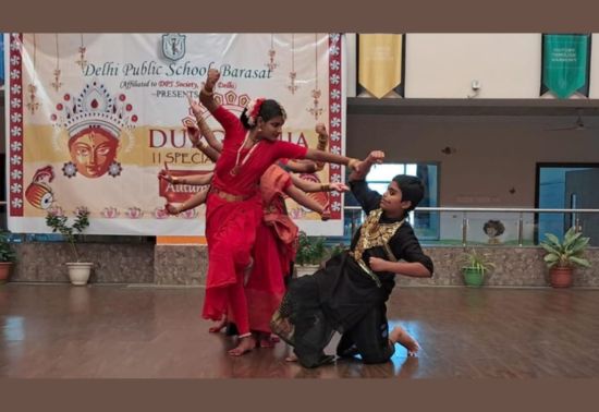 The students paid tribute to the Divine Goddess through their melodious songs and sublime dance performances, which not only enthralled the audience but also added to the spirit of upcoming festivities