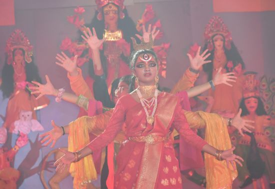 Some of the dance forms displayed included Garba, Dhunuchi Naach, Kalaripayattu, Manipuri Dhankta and even martial arts. Songs that were played included “Tak Dum Tak Dum Bajai” and “Durge Durge Durgoti Nashini.” The event ended with the merry cry of “Bolo Dugga Mai Ki Joy,” which brought the sweetest of smiles upon all faces