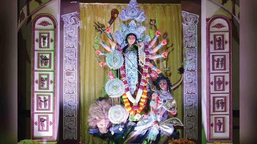 Kallol, which started as a club in 1975, hosted its first-ever Durga Puja in 1977 in New Jersey