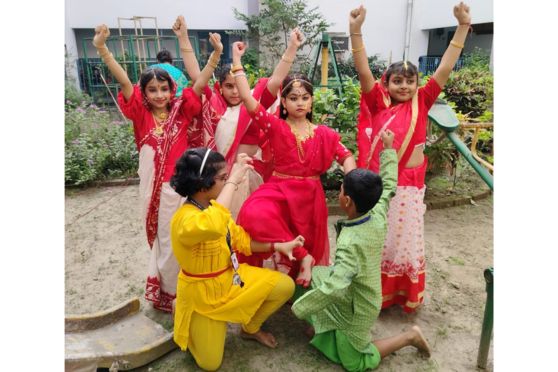 The students of Salt Lake CA School celebrated the arrival of  Mother Goddess in Durga Puja, the greatest festival of Bengal with their stunning  performances