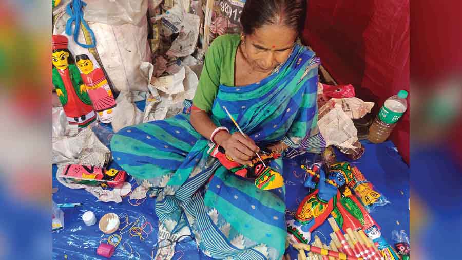 Rural artisans work for Lakshmi’s blessings during Durga Puja