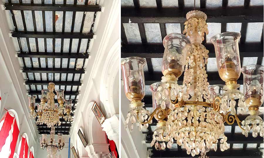  'Hajaar takar jharbatita'… this magnificent chandelier is sure to take one back in time