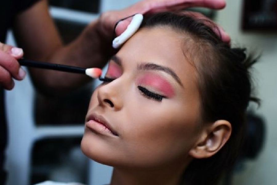 In the pink: Editorial on make-up being far from a frivolous art - Telegraph India