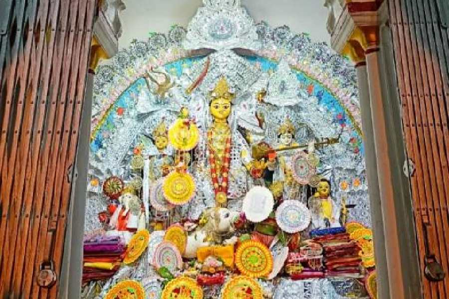 For 225 Years, Hindu Family Worships Muslim Pir Along with Durga Puja