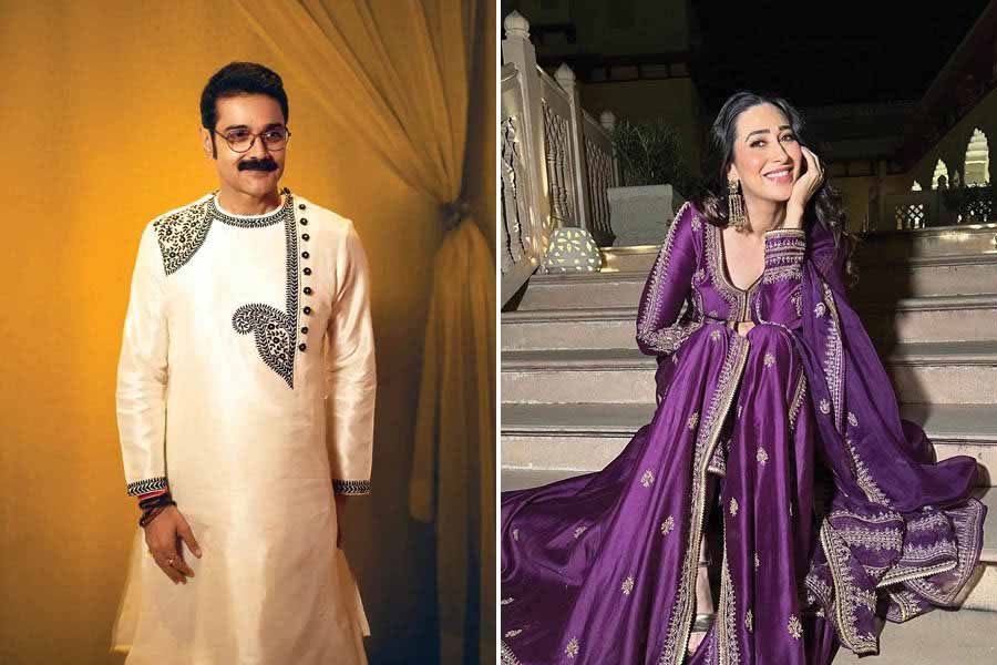 (L-R) Prosenjit Chatterjee, Karisma Kapoor.