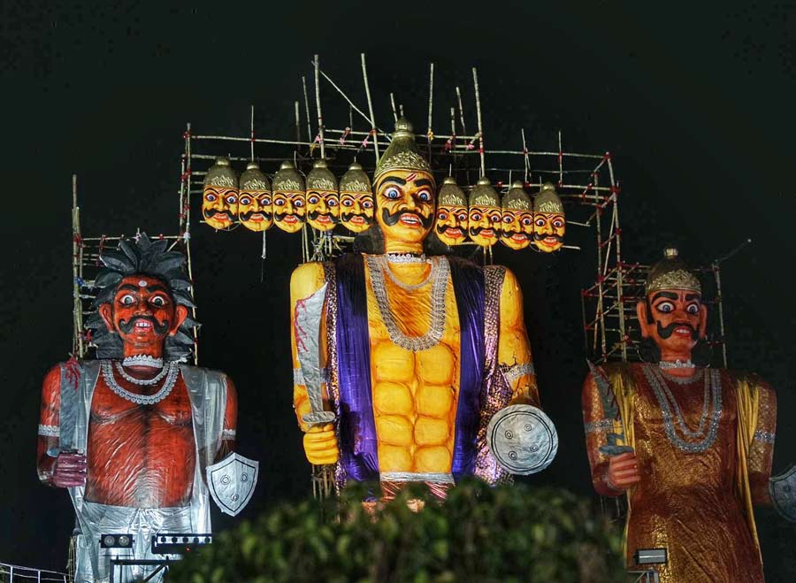 Keeping up with the tradition of burning the tallest effigy in the City of Joy during Dussehra, Salt Lake Sanskritik Sansad Committee and Sanmarg burnt a 50-foot-tall Ravan and 40-foot-tall effigies of Meghnad and Kumbhakaran at the Central Park in Salt Lake on Tuesday