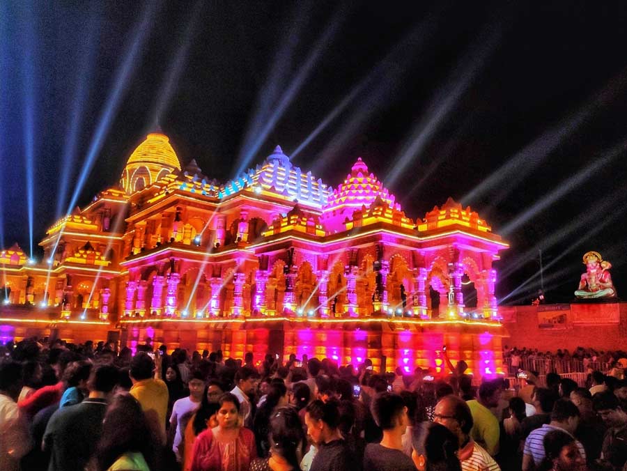 A day before the Durga Puja Carnival, pandal-hoppers thronged the much talked about Ram Mandir replica pandal at Santosh Mitra Square on Thursday 