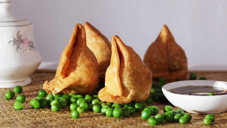 Phulkopir shingara — a classic Bengali tea-time treat