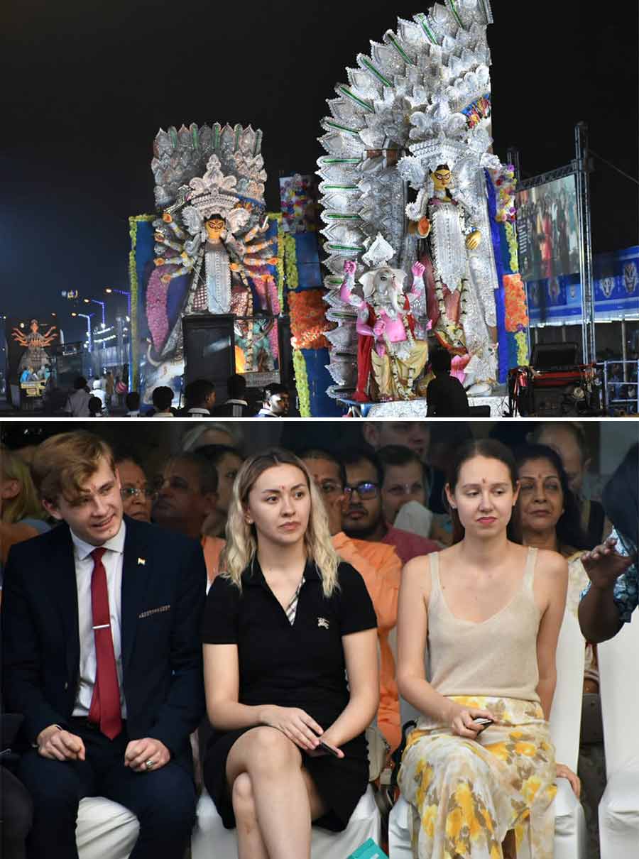 Foreign dignitaries were spotted enjoying themselves at the carnival, from tapping their feet to jiving in their seats. One or two were sporting enough to rise and match step with the beats of the ‘dhaak’