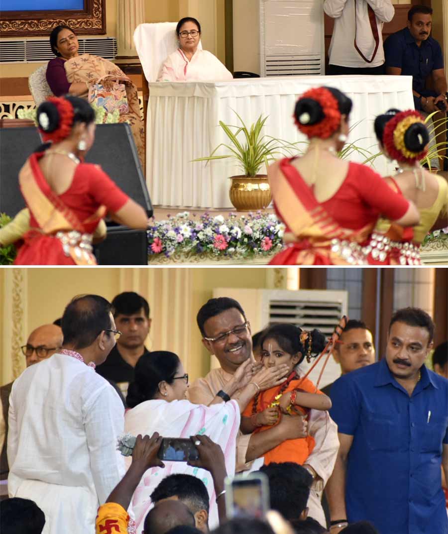 (Top) The chief minister kept acknowledging the performances by waving a huge ‘haath pakha’ from the main pavilion; and (above) the CM and mayor Firhad Hakim praise a child for her superb performance