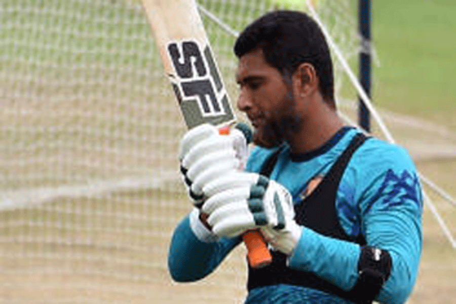 Mahmudullah during practice at Eden Gardens.