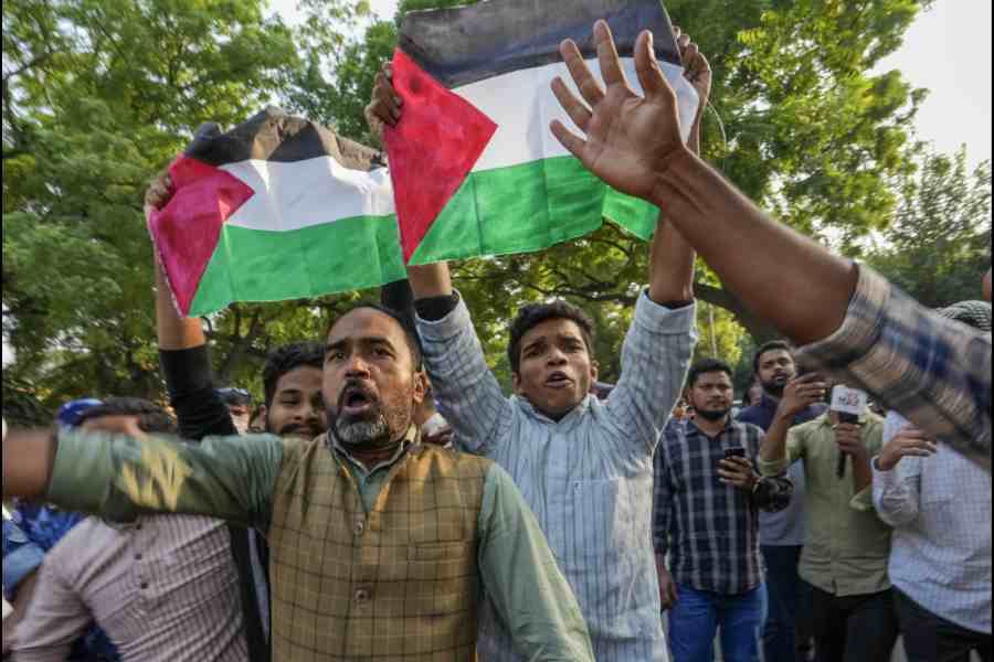Over 50 students and civil society members detained during pro-Palestine protest at Jantar Mantar