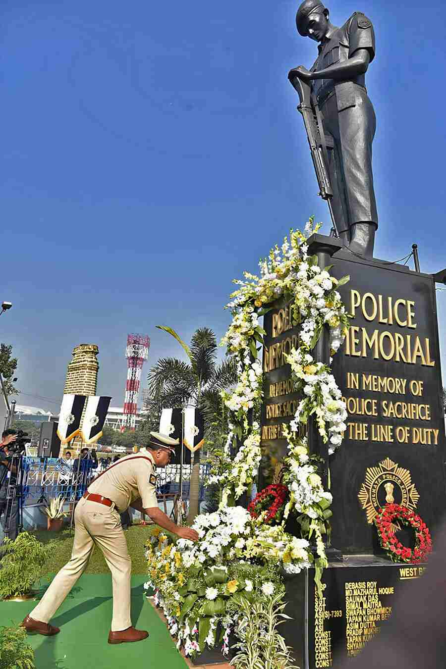Police Commemoration Day was observed on October 22 near the Police Memorial on Red Road. Commissioner of Kolkata Police Vineet Kumar Goyal paid homage to martyrs  
