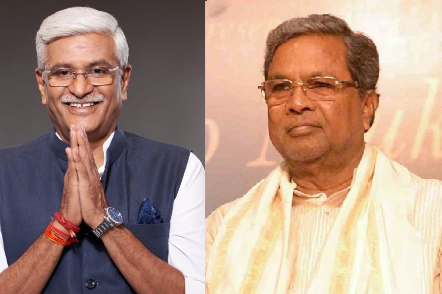 Siddaramaiah's Dhoti Nearly Falls in During Heated Debate in Karnataka  Assembly, Watch Video - Articles