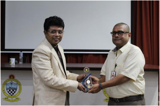 IBM's Group Manager and Location Leader for Artificial intelligence, Dr. Sanmitra Sarkar, being felicitated by Dr. Arup Kumar Mitra, Deputy President, Science Association.