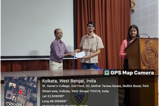 Prof. Shiladitya Mukherjee, Department of Computer Science, awarding the winner of “Frame of Reference”, an online photography competition organised by the Science Association.