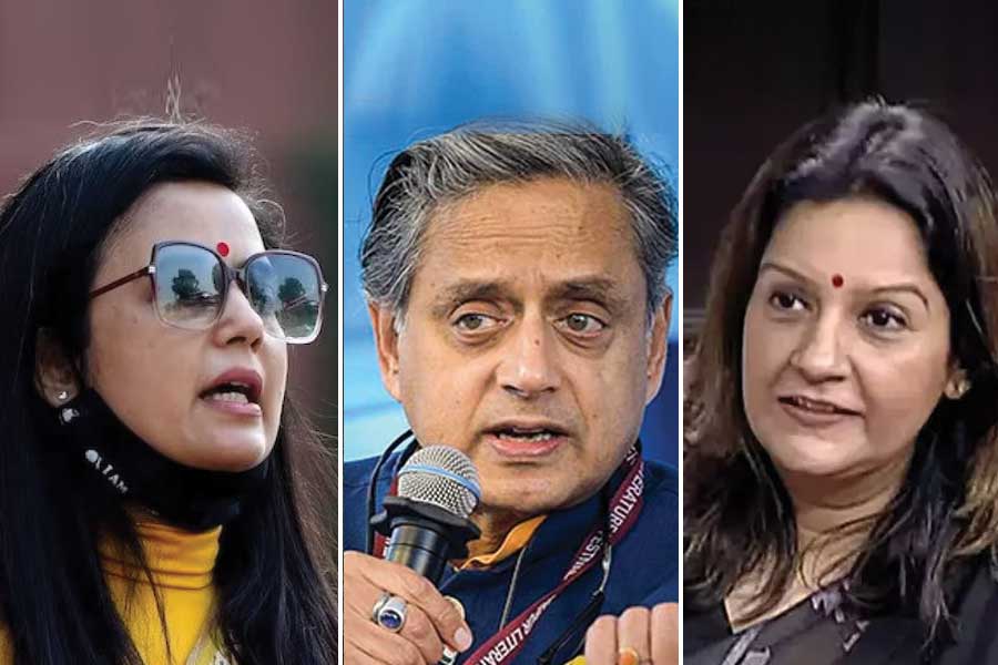 iPhone  Mahua Moitra, Shashi Tharoor, Priyanka Chaturvedi, others say  they've got Apple alert about 'state-sponsored attack' on their iPhones -  Telegraph India