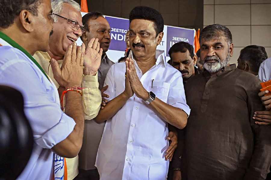 TN CM Stalin dubs as 'autocratic,' arrest of journalists, central agencies'  action against opposition leaders | Tamil Nadu News - News9live