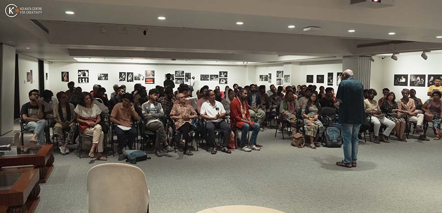 Several sessions of conversations were held between scholars, theatre personalities and experts. Masterclasses were held that included a masterclass on ‘Acting and Music of Brecht’ by Anjan Dutta