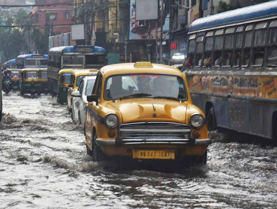 Kolkata has been receiving frequent spells of rainfall since Thursday. Heavy rain accompanied by thunderstorms occurred at several places in the city on Saturday causing waterlogging in the low-lying areas   
