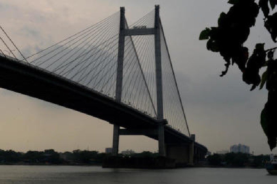 Vidyasagar Setu, one of the four lanes of which will remain shut to traffic for four months from November