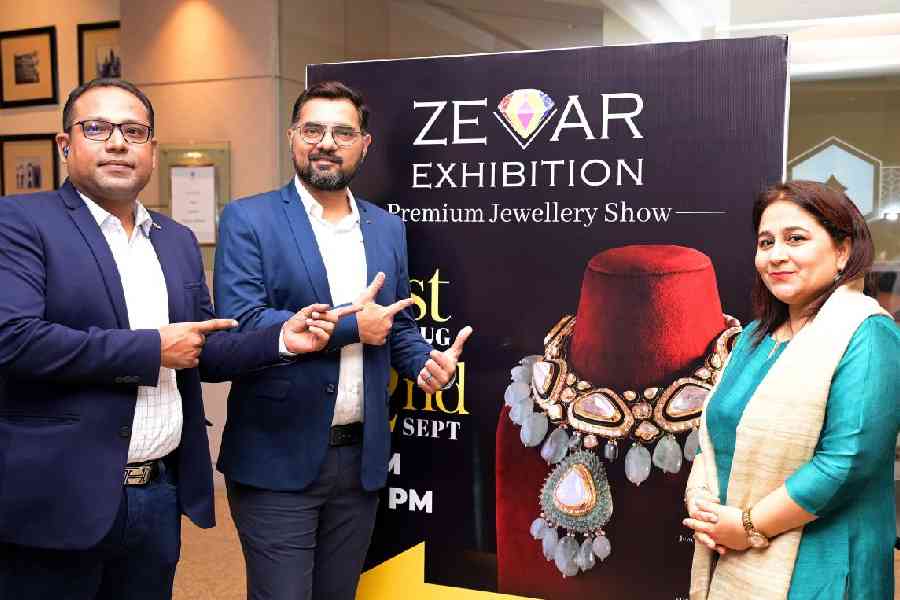 “We started Glambox in 2018 and that is when we did our first Calcutta show. This is our fourth edition. There is antique and jadau jewellery, labgrown diamonds and so many more varieties under one roof. This is a one-stop destination for all buyers before the festivities begin,” said Shruti Keshri, Chintan Pandya and Hitesh Khandelwal, the organisers of the exhibition