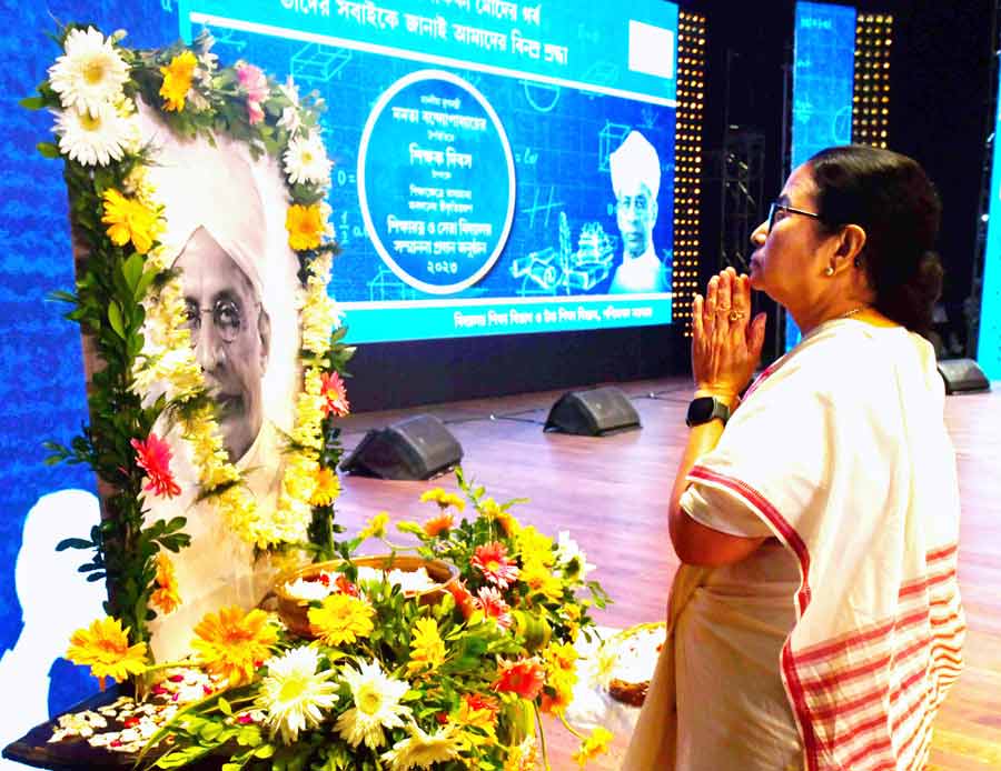 Chief minister Mamata Banerjee celebrated Teachers’ Day with school students at Dhono Dhanyo auditorium on Tuesday 