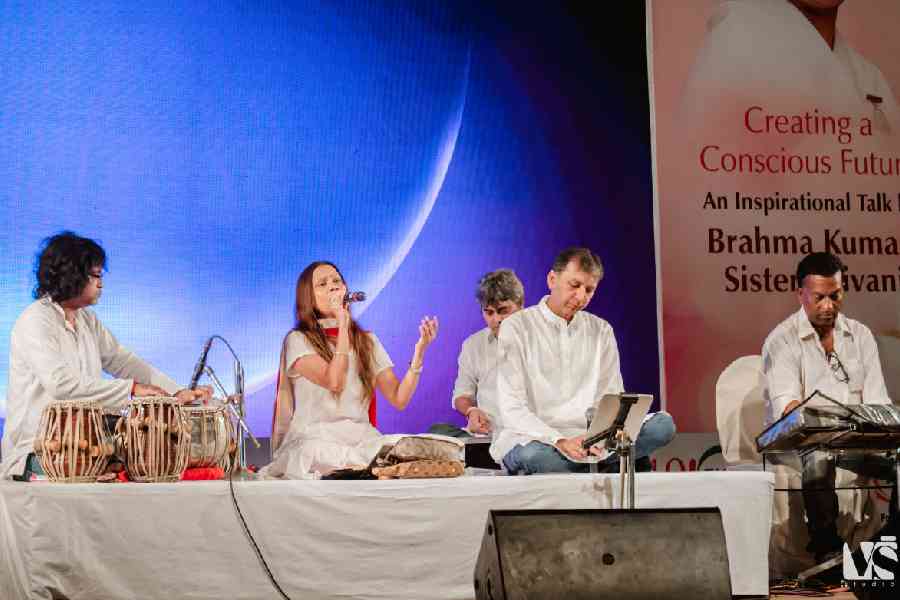 Sangeeta Sanghvi and Dhiren Sanghvi set the evening mood right by singing bhajans and hymns