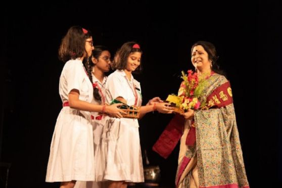 Bethune Collegiate School celebrated Teachers' Day yesterday in a very special manner on the occasion of our 175th anniversary. A beautiful cultural programme was organised in which students, ex-students and guardians participated whole-heartedly. 