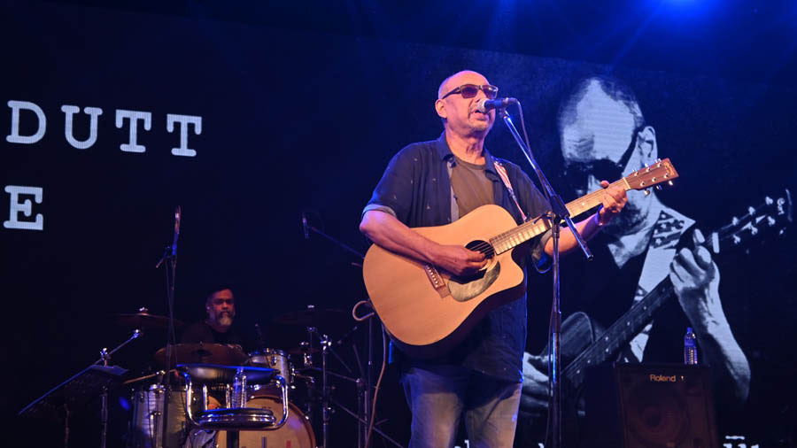 Anjan Dutt performed with his bad and also took song requests from the audience