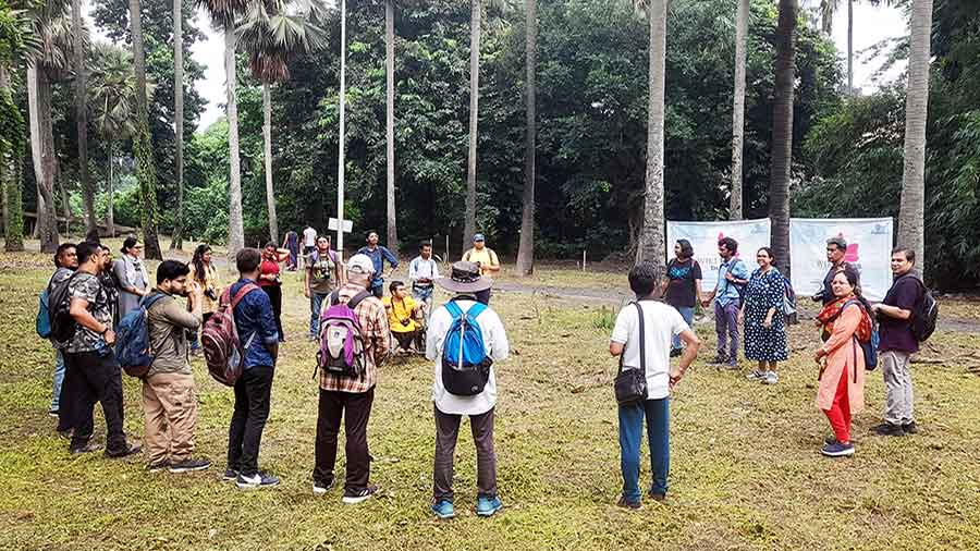 Briefing session at Botanical Garden, Shibpur 