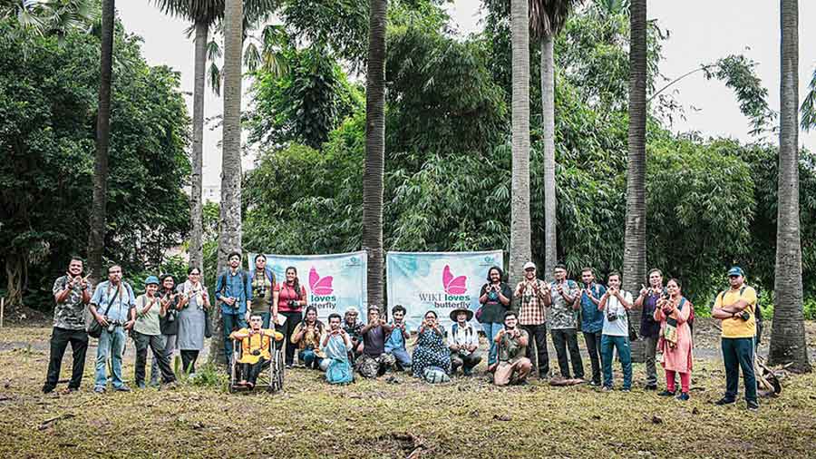 Group photo of WLB participants during the celebration of BBM at Botanical Garden, Shibpur 