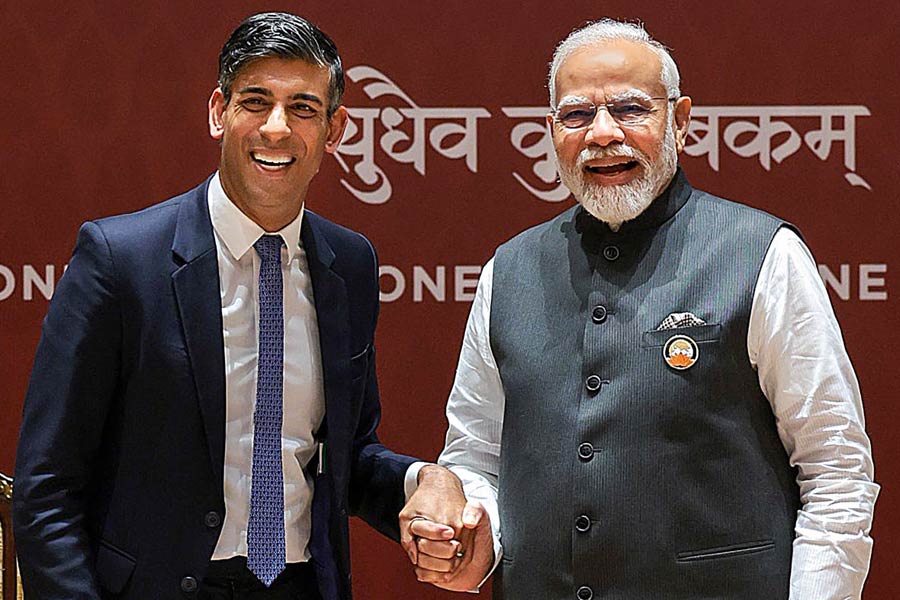 PM Modi and UK PM Sunak Discuss West Asia Developments and War Between Israel and Hamas