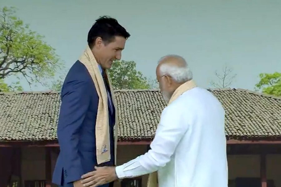 Day-2 Live Updates: G20 leaders arrive at Rajghat to pay homage to Mahatma Gandhi