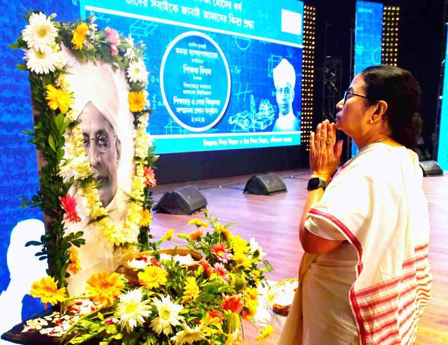 Chief minister Mamata Banerjee pays tribute to Sarvepalli Radhakrishnan on his birth anniversary, which is observed as Teachers’ Day   