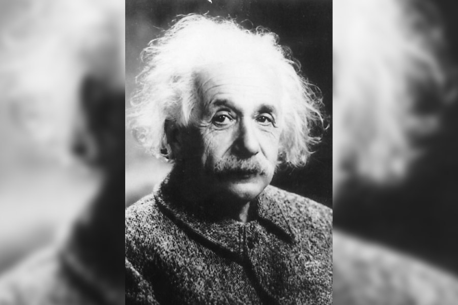 Auction | Albert Einstein's rare manuscript explaining his theory of ...