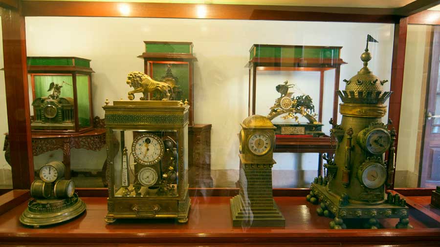A collection of royal clocks in the museum 