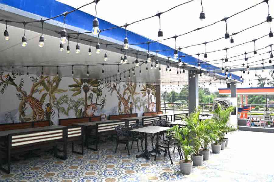 The first-floor open-air space has a rustic feel with animal-themed walls, warm lighting and charpoys that give an elevated dhaba feel. There are ample fans to keep you cool. This zone has 44 covers