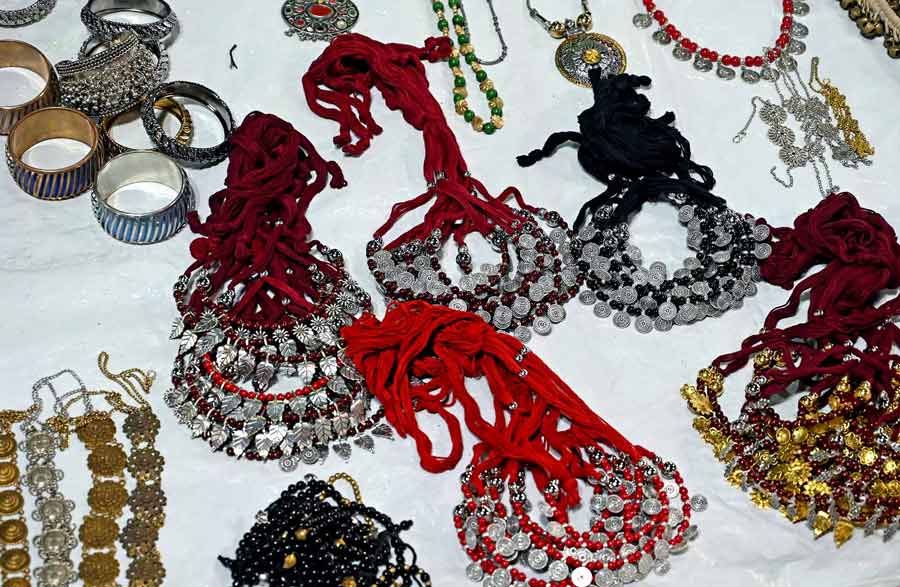 The right kind of accessories are a must. So, sari shopping done, you can also buy jewellery to match your buys. Metal, textile, clay and shell jewellery, many of them handmade, are on sale. The pocket pinch begins at Rs 10 