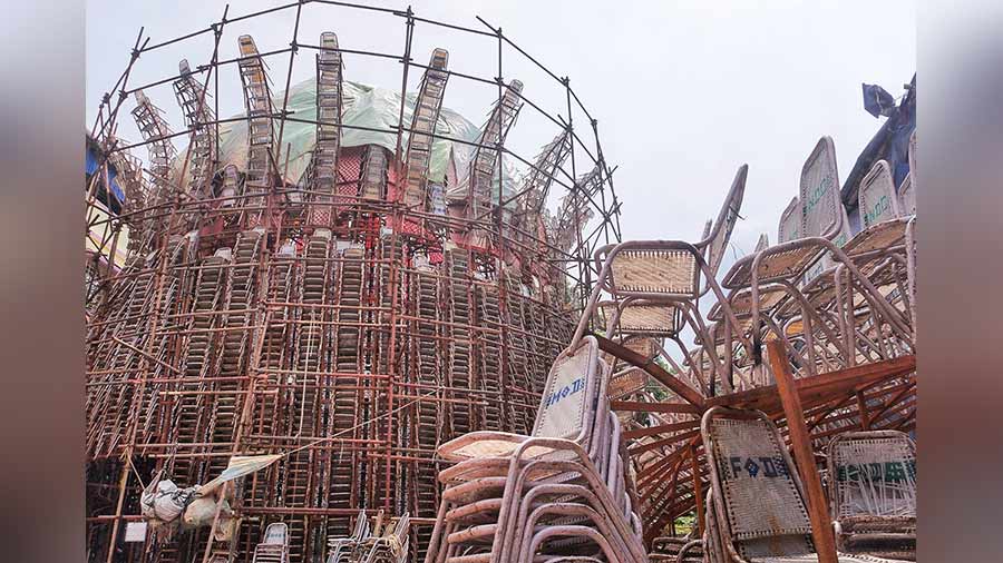‘Biyebari’ iron chairs to turn back clock at Bosepukur Sitala Mandir Durga Puja