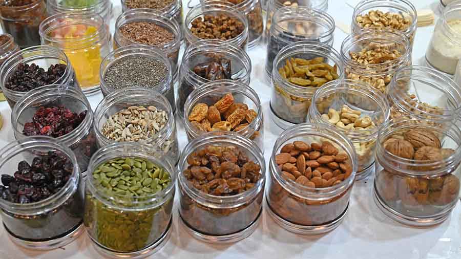 Dry fruits, nuts and seeds used in ice creams