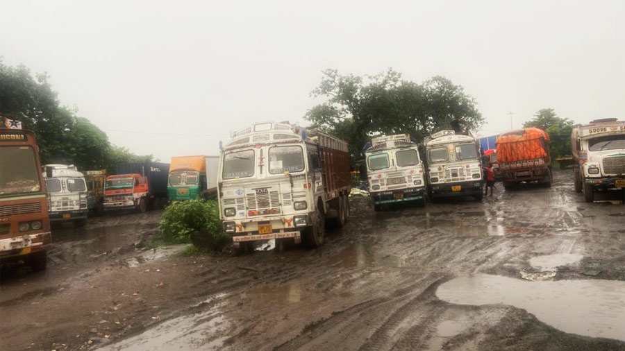 Illegally parked trucks on the Kolkata Port Trust plot on Hyde Road