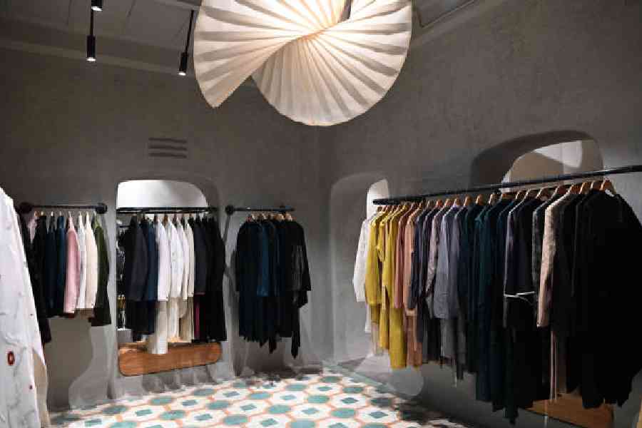 When you enter the 1,000sq ft Antar-Agni store, you will be wrapped in a sense of warmth. The outlet is snug with grey walls, patterned flooring lending a touch of colour as the collections hang perfectly in order. If there is one word to describe the outlet, it would be minimalist. “I feel a store shouldn’t be intimidating at all. It should be all about warmth when you enter, you should feel like its your space. We have stuck to the design concept of stores similar to all our stores, even the walls, it has small little hay... similar to the Delhi outlet. Since I love mehrabs, I wanted it to come out,” said Ujjawal.