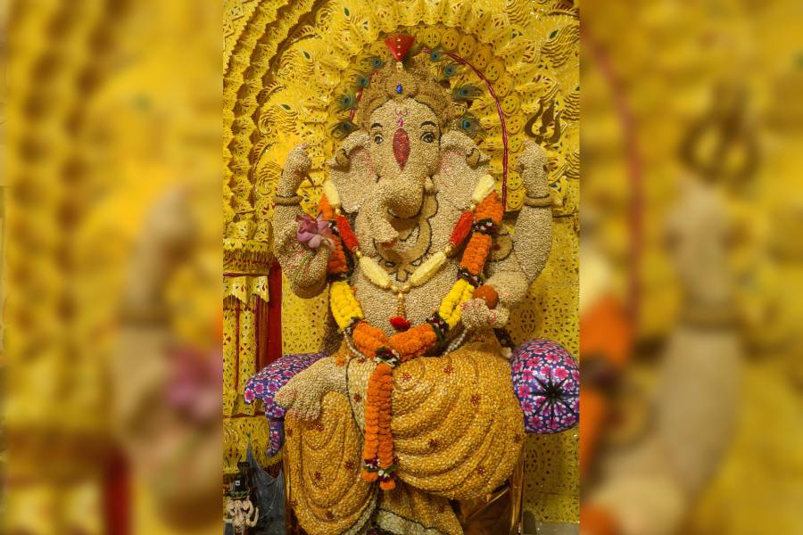 Ganesh Chaturthi 2023  Ganesh Chaturthi 2023: A glimpse of famous pandals  around the country - Telegraph India