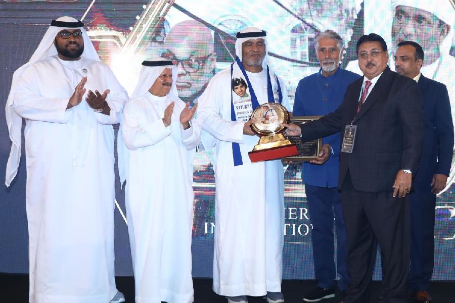 Emirati philanthropist Ahmed Al Falasi (centre) was honoured for his humanitarian work and received the award for social service.