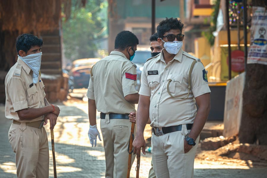 Delhi Police Deploys Large Force in Central Delhi Ahead of Arvind Kejriwal's ED Questioning
