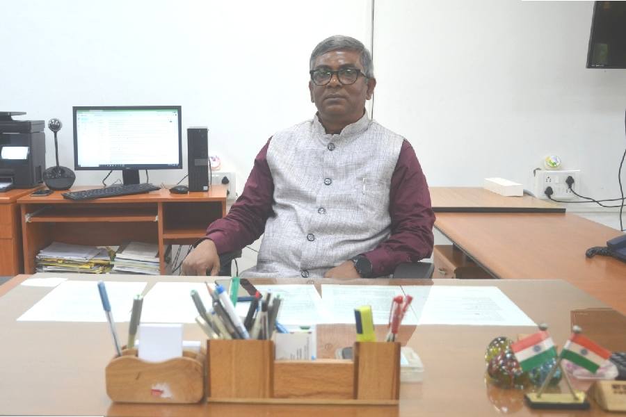 NIT Silchar  NIT-Silchar director meets students after a week of protest  over campus suicide, assures action - Telegraph India